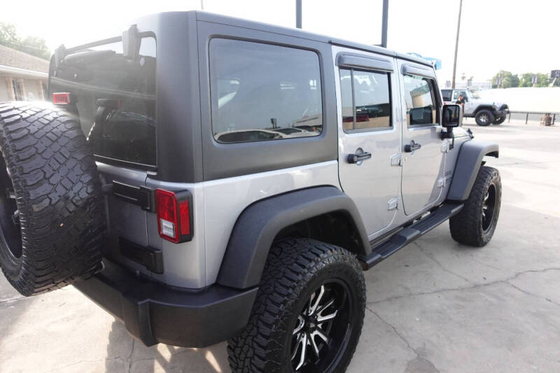 jeep wrangler unlimited 2017 1C4BJWDG2HL511008 image jeep wrangler unlimited 2017 1C4BJWDG2HL511008 image